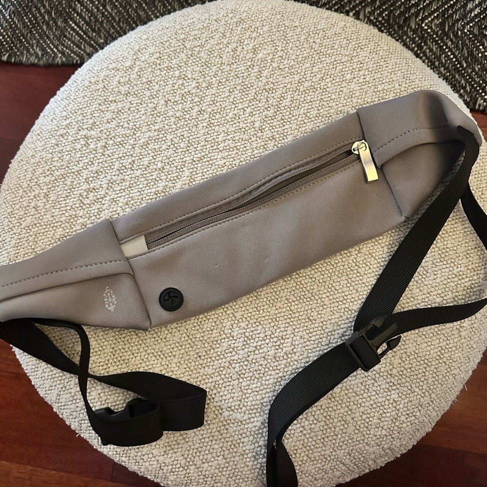 Free People Movement Runners Pounch